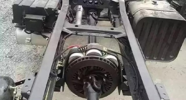 油罐車加裝電渦流緩速器圖片